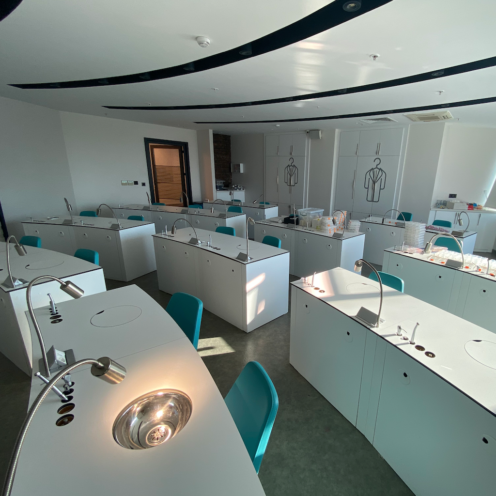 AVP-Academie-Formation-Chirurgie-Dentaire-AFD-Advanced-Implantology-Academy-AIA_formation-france-et-etranger-2